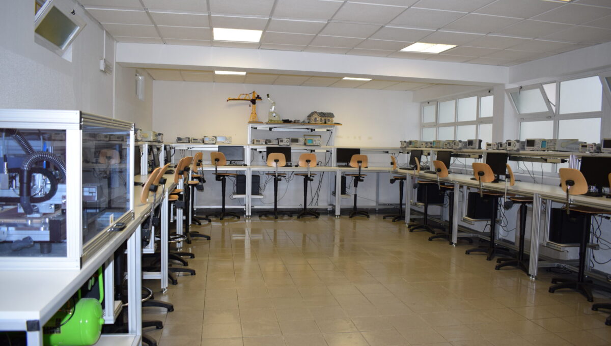 Lab. de Eletrónica, Automação e Comando
